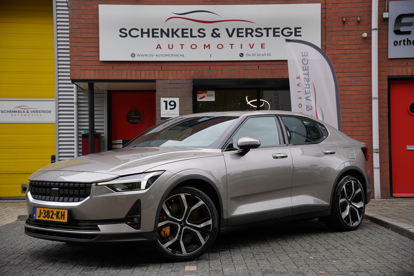Polestar 2 - Long Range Dual Motor Launch Edition 78kWh / Perf Remmen / Panoramadak / Harman Kardon / 3 - AutoWereld.nl