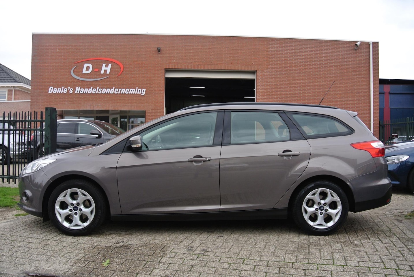 Ford Focus Wagon - 1.0 EcoBoost Trend airco apk 25-09-2026 inruil mogelijk nap - AutoWereld.nl