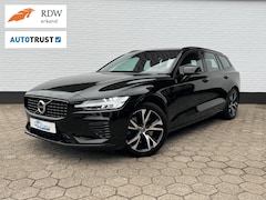 Volvo V60 - T8 Recharge AWD R-Design H+K l TREKHAAK l NIEUWSTAAT