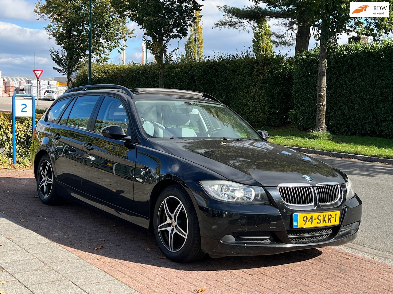 BMW 3-serie Touring - 318i Business Line ** PANO-SCHUIFDAK - AutoWereld.nl