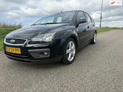 Ford Focus - 1.6-16V Futura incl apk garantie zorgeloos de weg op