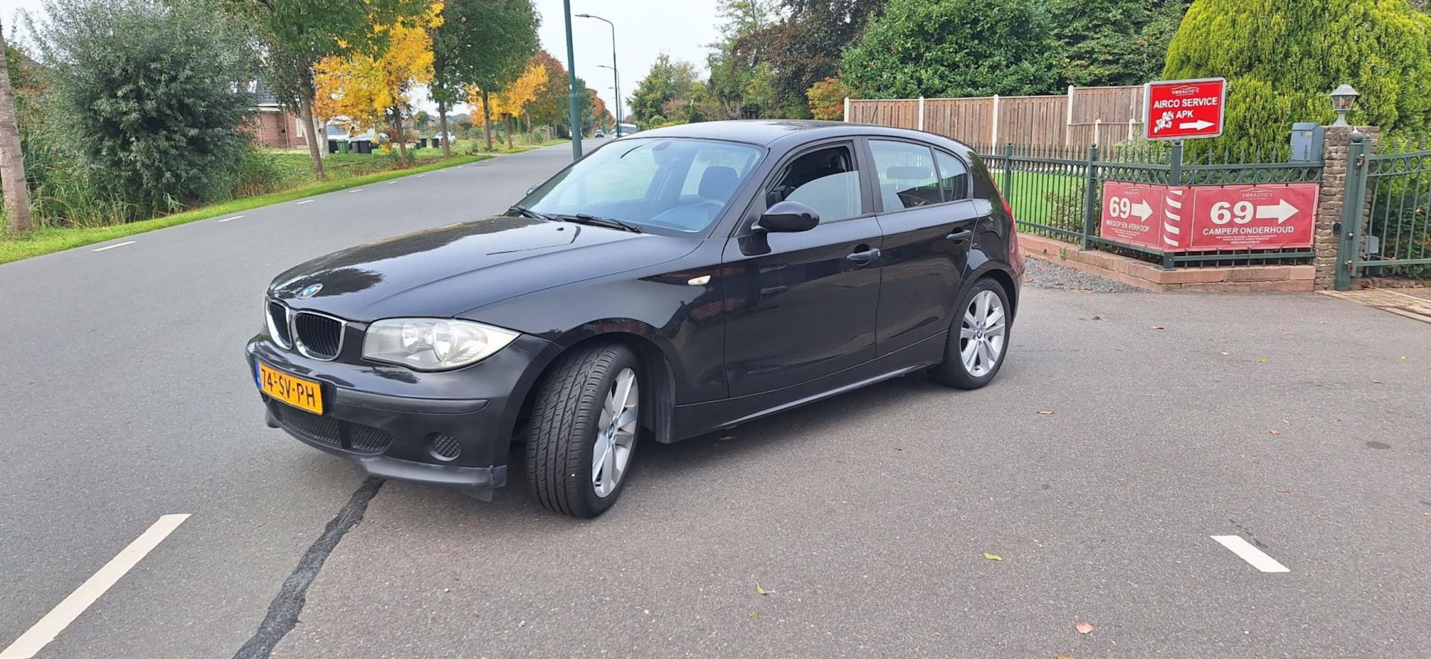 BMW 1-serie - 118i Business Line AUTOMAAT met lichte trilling - AutoWereld.nl