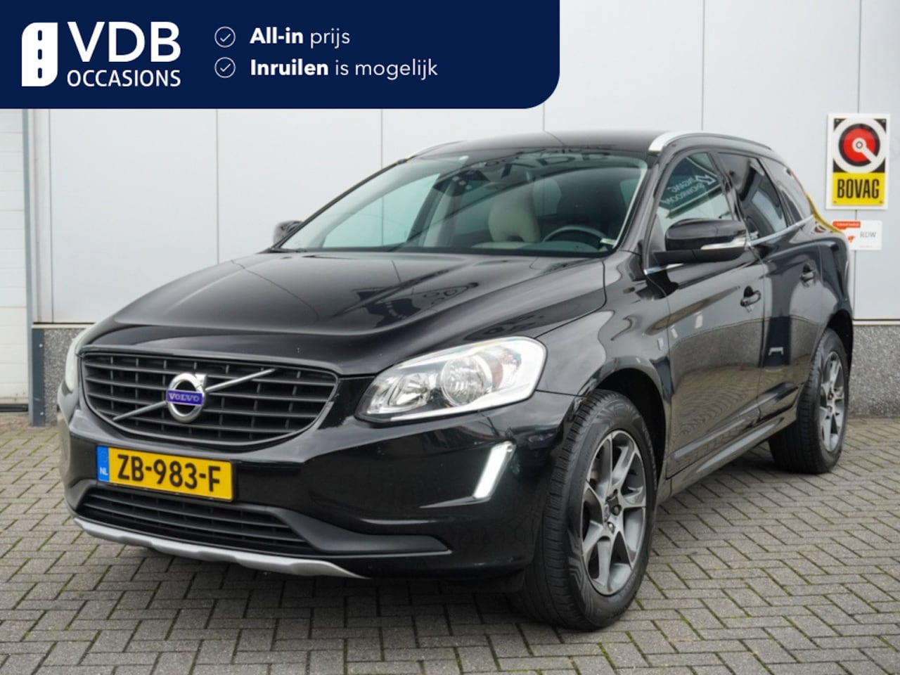 Volvo XC60 - 2.0 D3 FWD Oc. Race Leder | Trekhaak | Clima | Navigatie - AutoWereld.nl