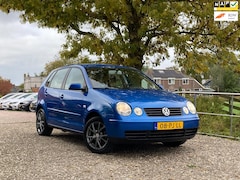Volkswagen Polo - 1.4-16V Athene | Cruise + Airco nu € 2.975,