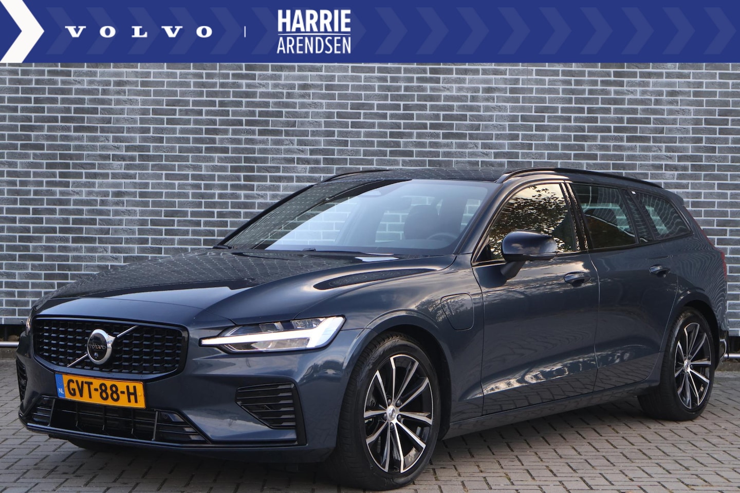 Volvo V60 - 2.0 T6 Plug-in hybrid AWD Plus Dark | Elektr. bedienbaar schuif-\-kanteldak | Adaptive Cru - AutoWereld.nl