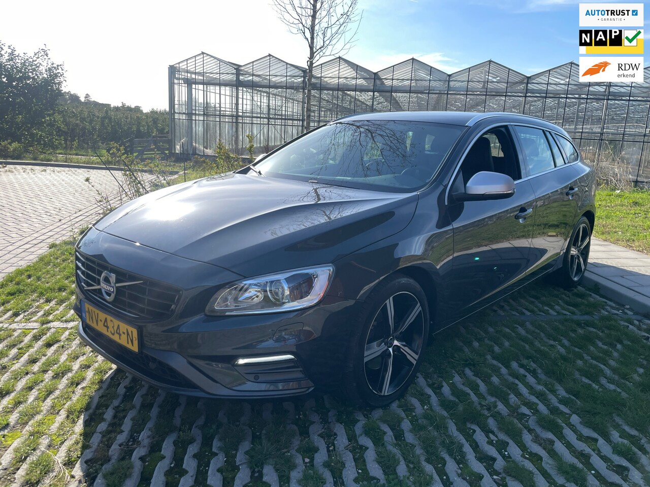 Volvo V60 - 1.5 T3 Nordic+ R-DESIGN AUTOMAAT - AutoWereld.nl