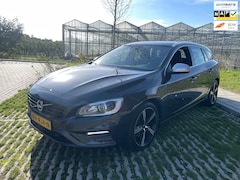 Volvo V60 - 1.5 T3 Nordic+ R-DESIGN AUTOMAAT