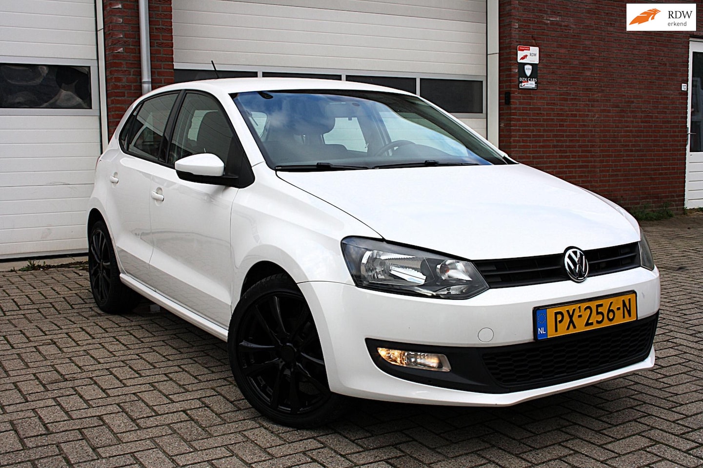 Volkswagen Polo - 1.2 TSI Comfortline - 5 deurs - Airco - Cruise control - wit - 17 inch Lichtmetalen velgen - AutoWereld.nl