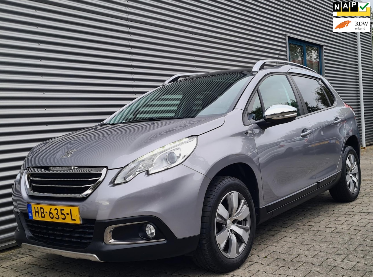 Peugeot 2008 - 1.2 PureTech Style 09-2015 Gris Artense Acier Metallic 32dkm NAP!! - AutoWereld.nl
