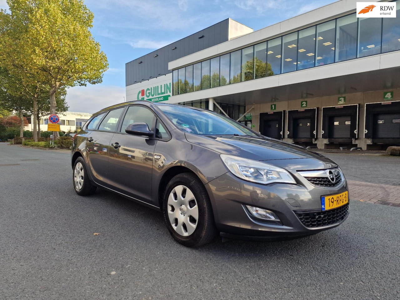 Opel Astra Sports Tourer - 1.4 Turbo Edition AIRCO CRUISE 2 X SLEUTELS TREKHAAK - AutoWereld.nl