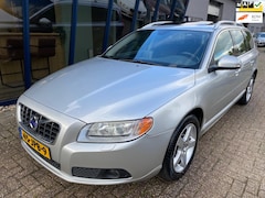 Volvo V70 - 2.5T Summum Automaat 230PK LEER / NAVI / SUNROOF