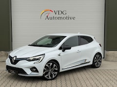 Renault Clio - 1.6 E-Tech Hybrid 140 First Edition / Clima / Camera / Navigatie / 17" LM velgen / Trekhaa