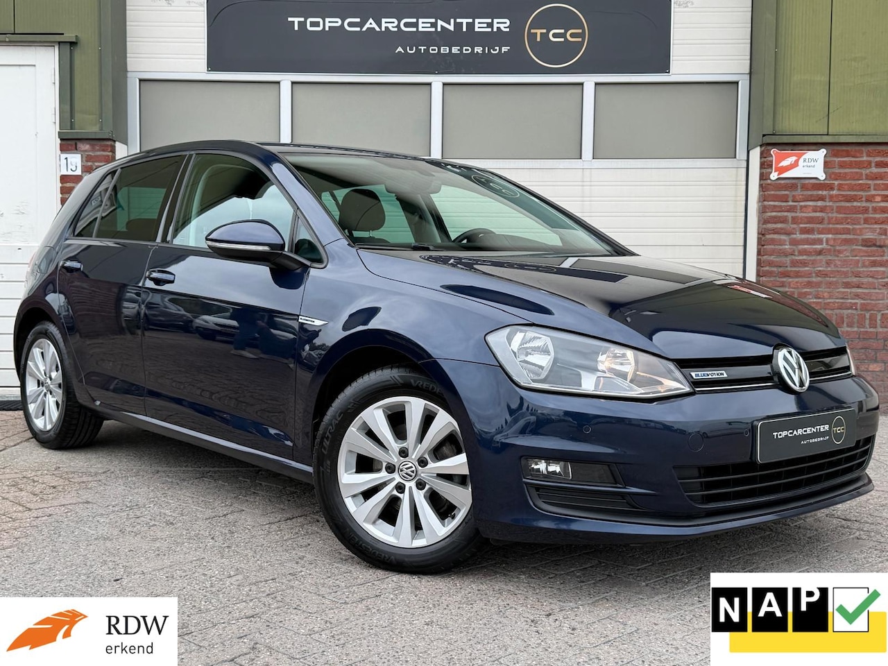 Volkswagen Golf - 1.0 TSI Connected/CAMERA/PARKS/NAVI/APK/NAP - AutoWereld.nl