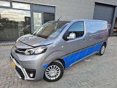 Toyota ProAce Worker - 2.0 D-4D Prof 180pk automaat 2x schuifdeur 2500kg trekhaak camera voorschade 3-pers half l