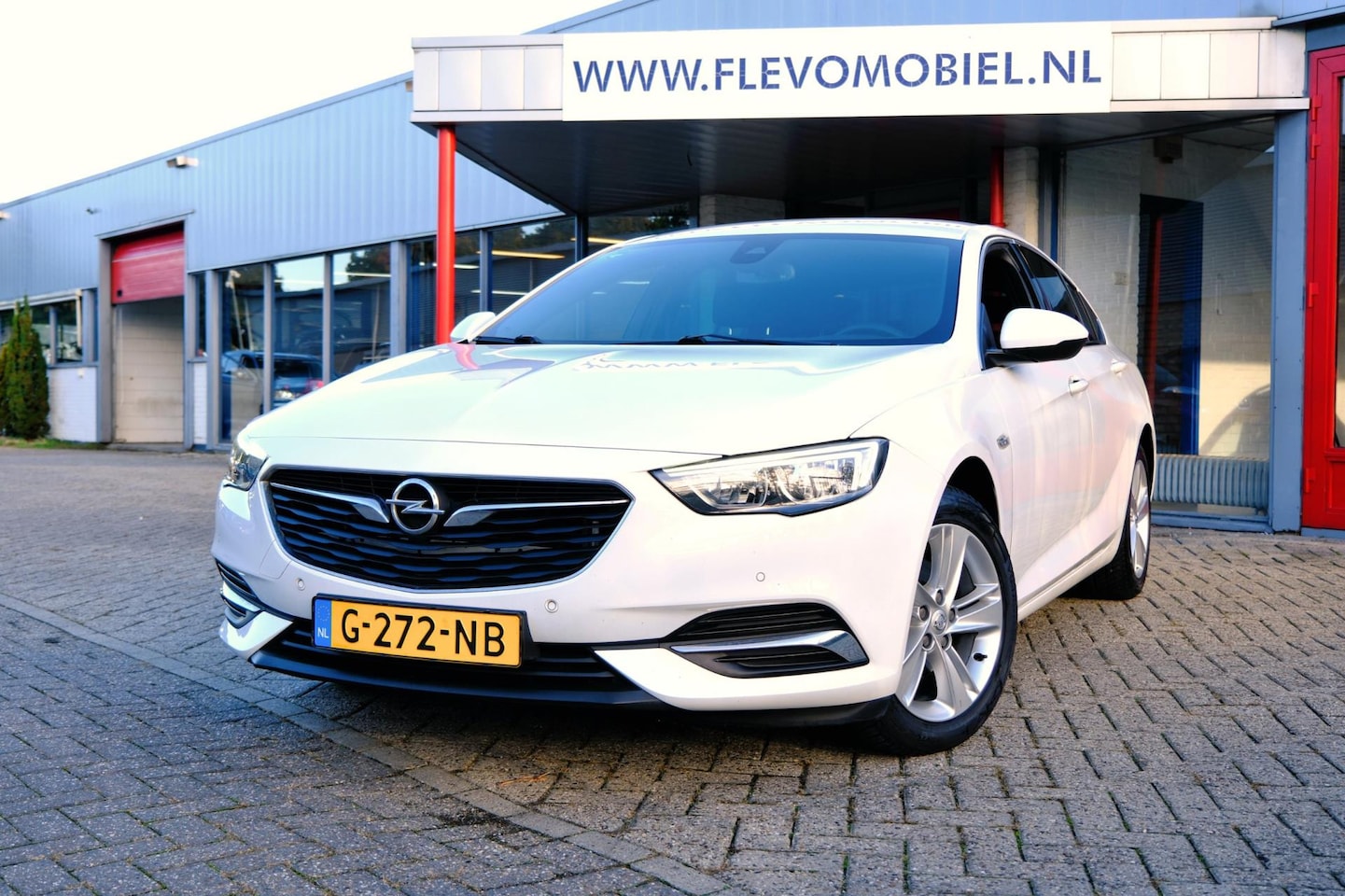 Opel Insignia Grand Sport - 1.6 CDTI Executive OPC Line Aut. Leder|Navi|Clima|Carplay - AutoWereld.nl