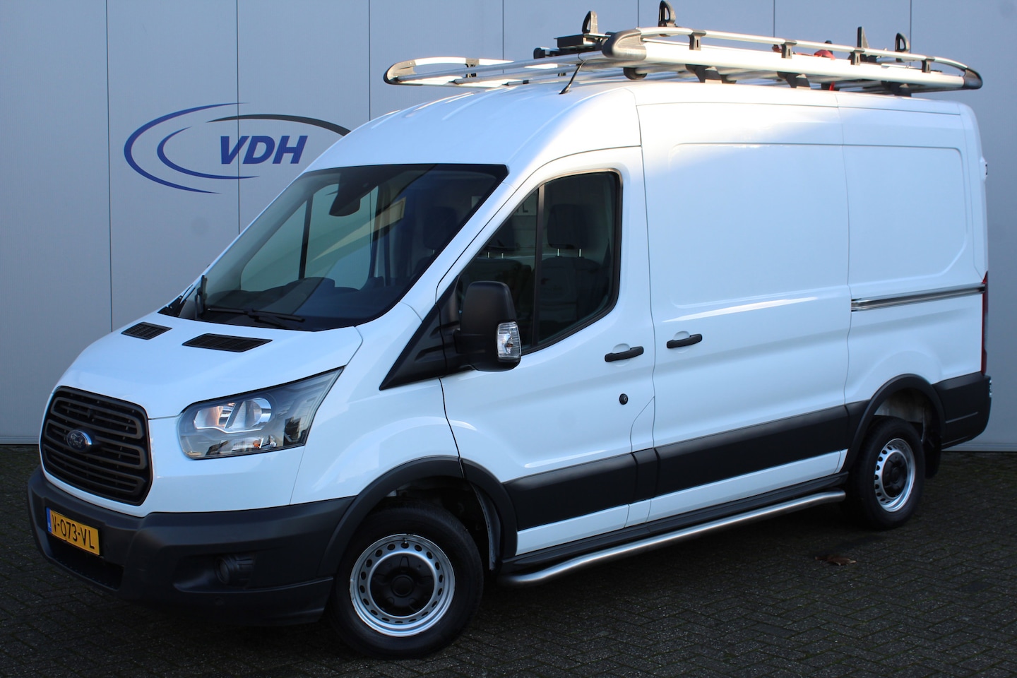 Ford Transit - 290 2.0-105pk TDCI L2H2 Ambiente. Compleet ingerichte Ford Transit ! Camera, pdc v+a, airc - AutoWereld.nl