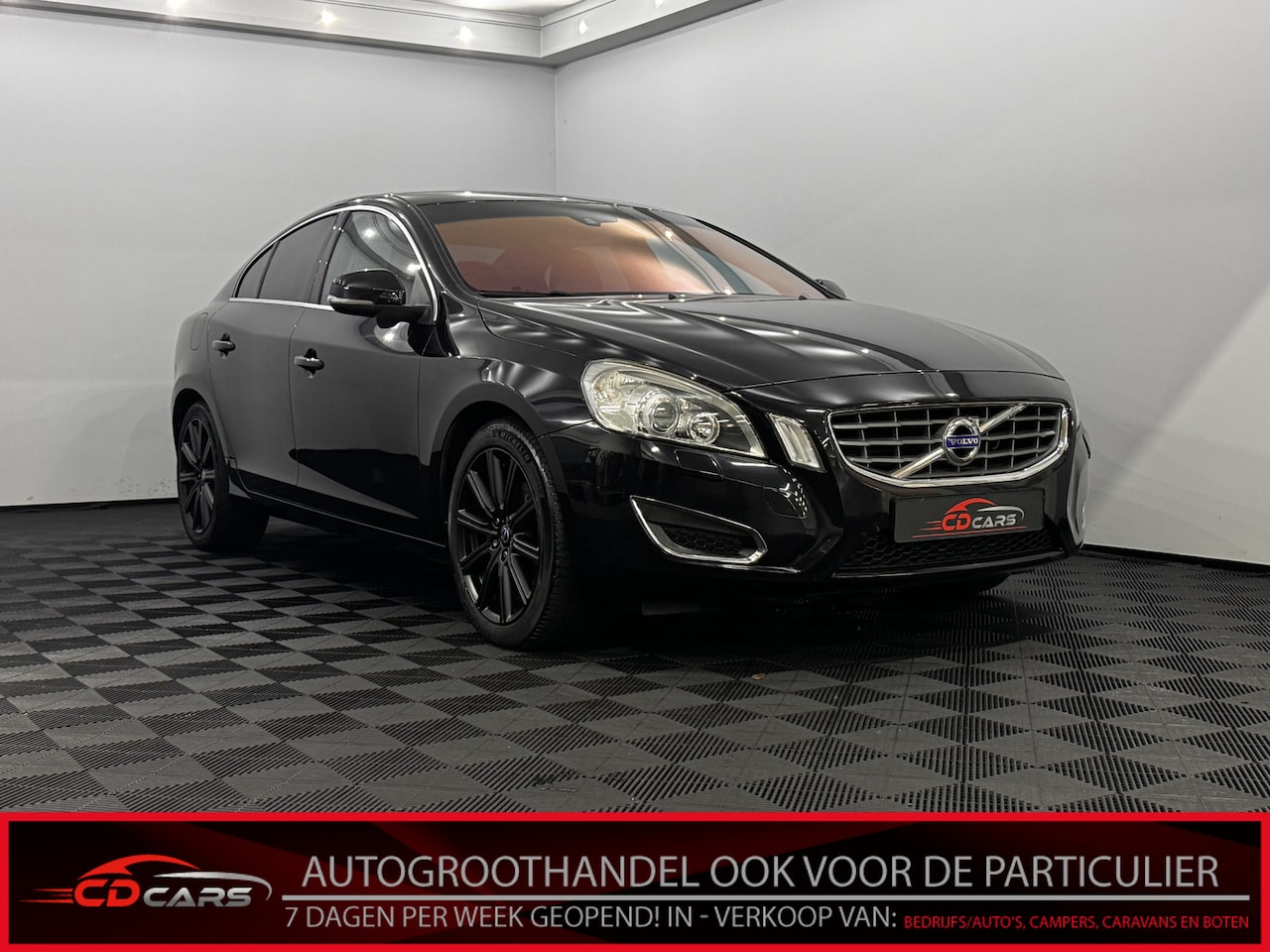 Volvo S60 - 2.0T Intro Edition Leder, Parkeersensoren, Keyless start, Memory stoelen, Clima, Cruise co - AutoWereld.nl