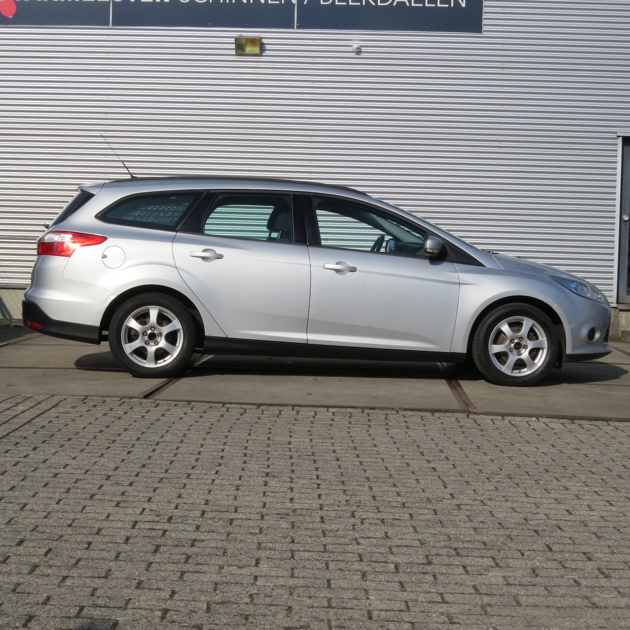 Ford Focus Wagon - 1.6 TI-VCT Trend