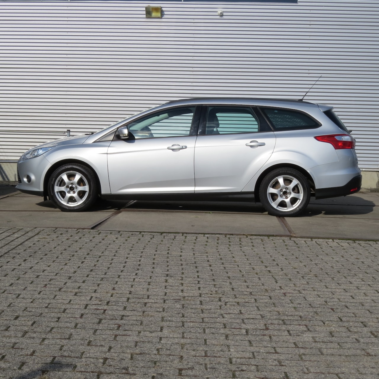 Ford Focus Wagon - 1.6 TI-VCT Trend