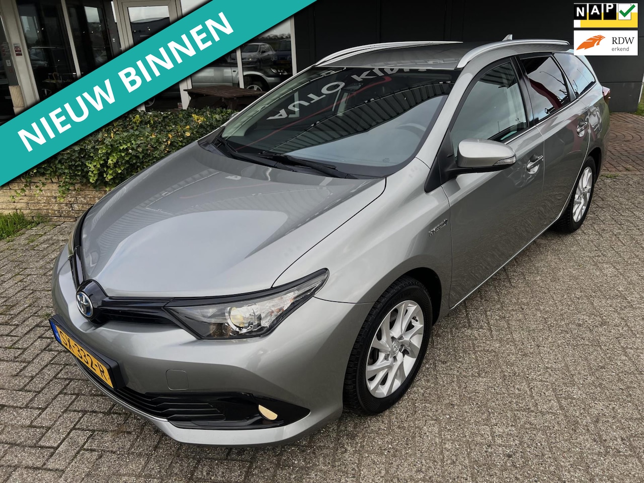 Toyota Auris Touring Sports - 1.8 Hybrid Dynamic Go ECC/CRUIS/NAV/CAM/LED APK+NAP - AutoWereld.nl