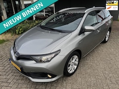 Toyota Auris - Sport 1.8 Hybrid Dynamic Go ECC/CAM/LED APK+NAP