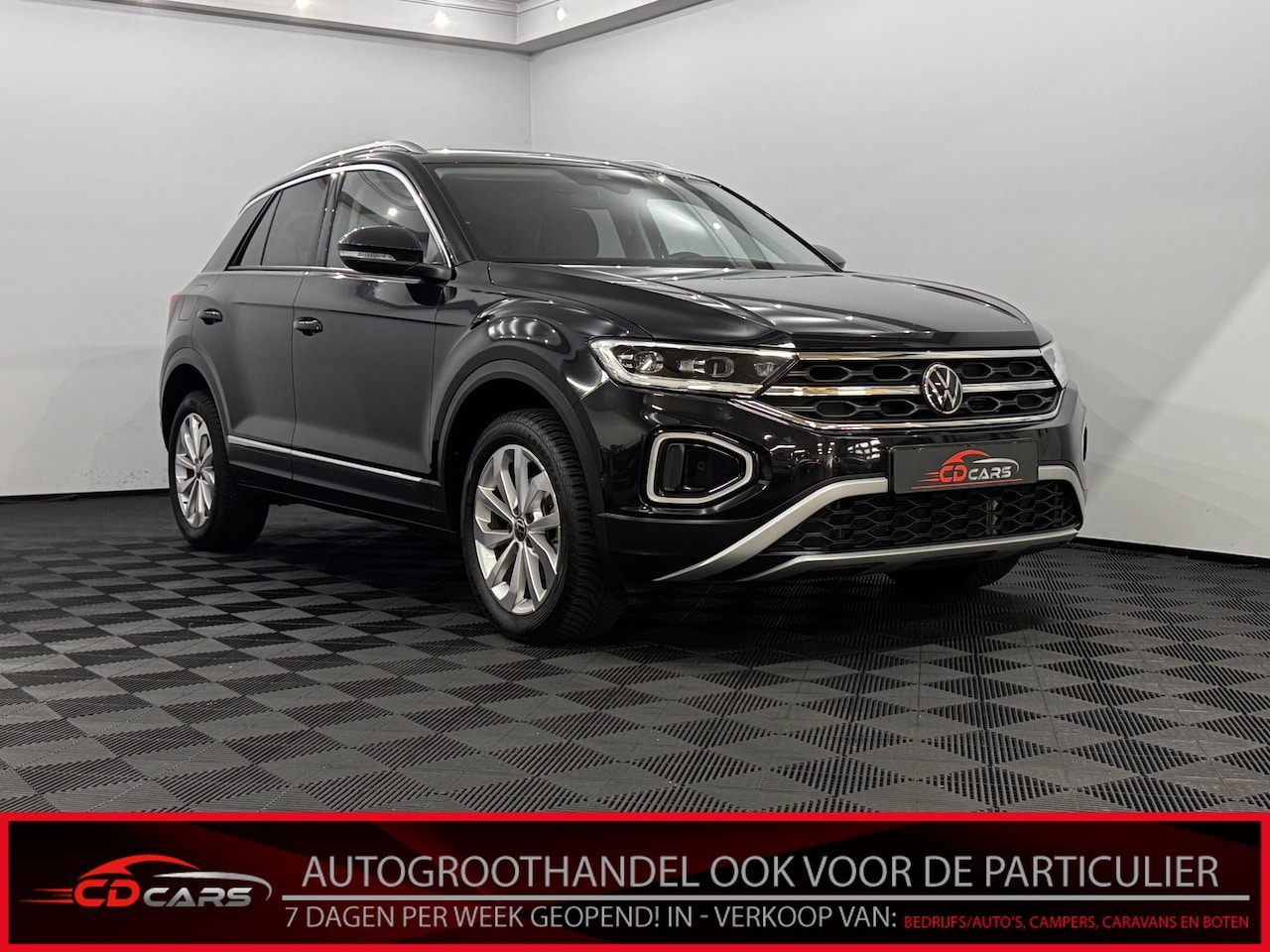 Volkswagen T-Roc - 1.5 TSI Life Business Half leder, Navi, Parkeersensoren, Winterpakket, Virtual desk, Cruis - AutoWereld.nl