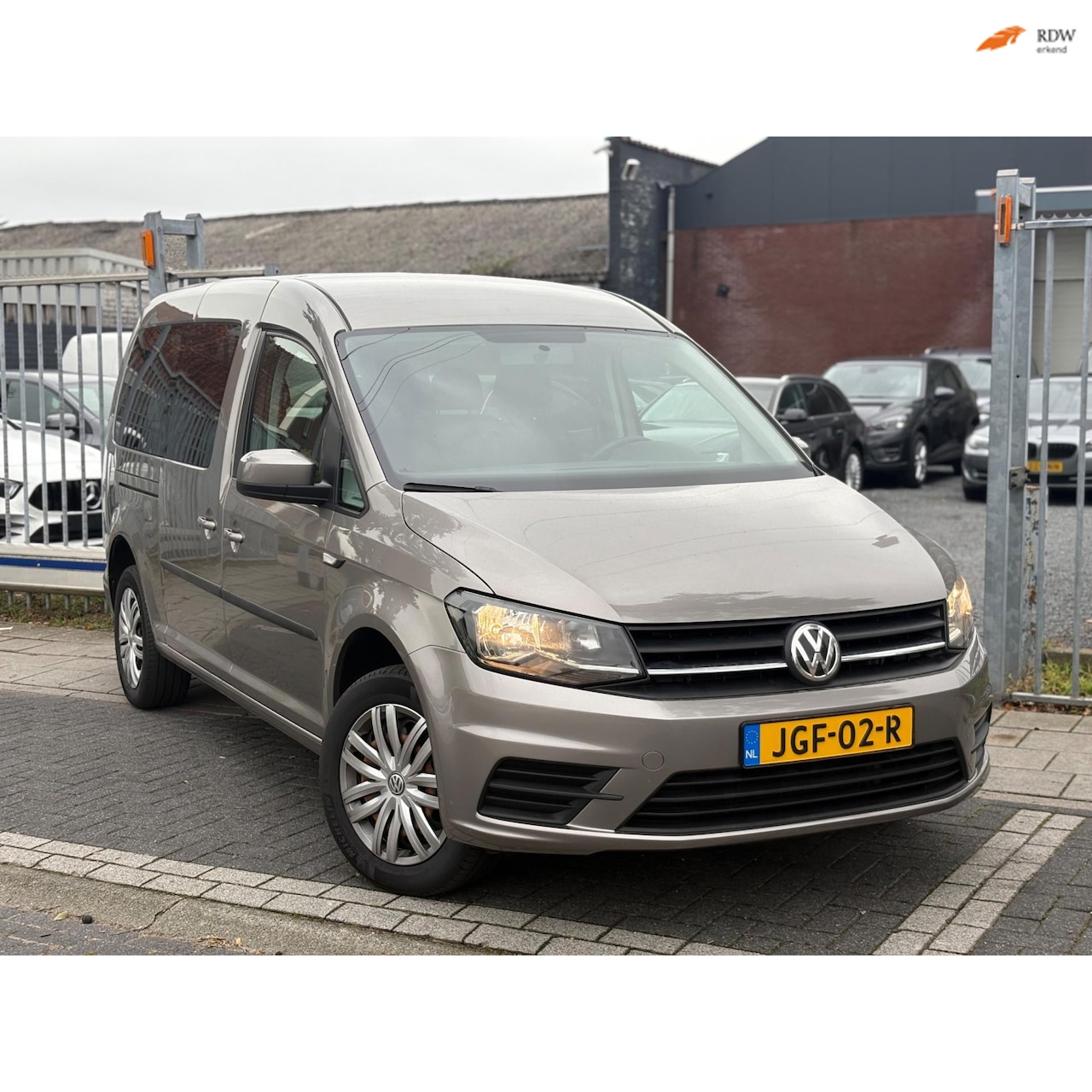 Volkswagen Caddy - 1.4 TSI 5+1 Rolstoelvervoer | Navigatie | Achteruitrijcamera | Cruise control | - AutoWereld.nl