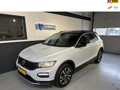 Volkswagen T-Roc - 1.0 TSI Style Pano|Carplay|ACC