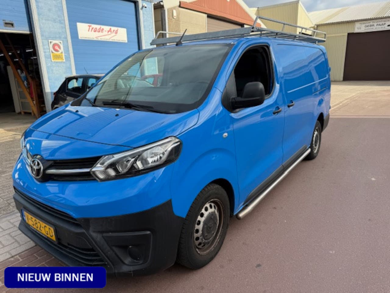 Toyota PROACE Long Worker - 2.0 D-4D Cool Comfort 64.386km NAP 2017 EURO 6 diesel met perfect onderhoud! Boekjes zijn - AutoWereld.nl