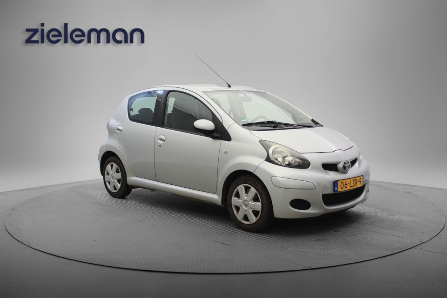 Toyota Aygo - 1.0 12V Comfort 5 Deurs - Airco - AutoWereld.nl