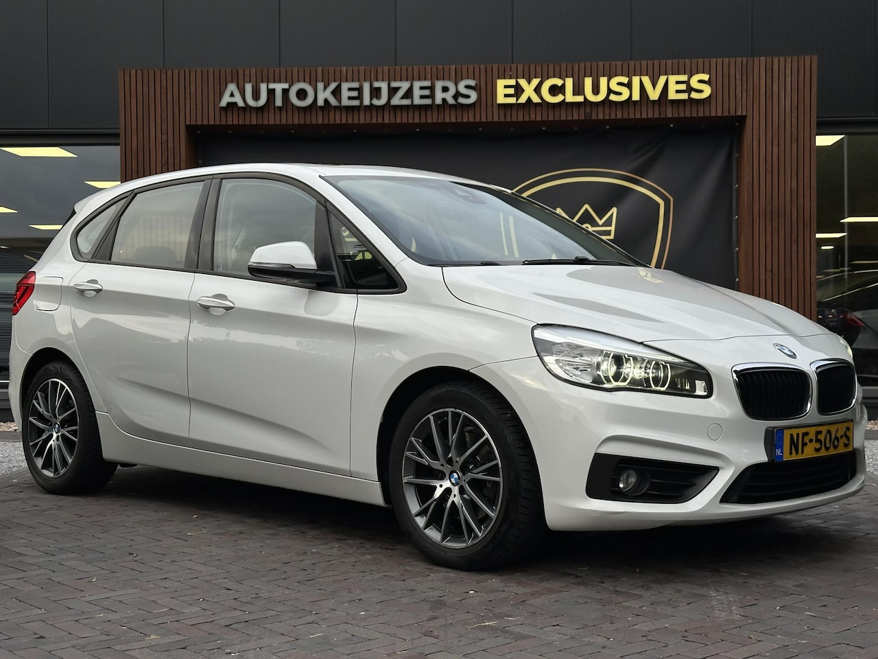 BMW 2-serie Active Tourer - 220i M Sport Panoramadak LED Cruise Clima Stoelverw. - AutoWereld.nl