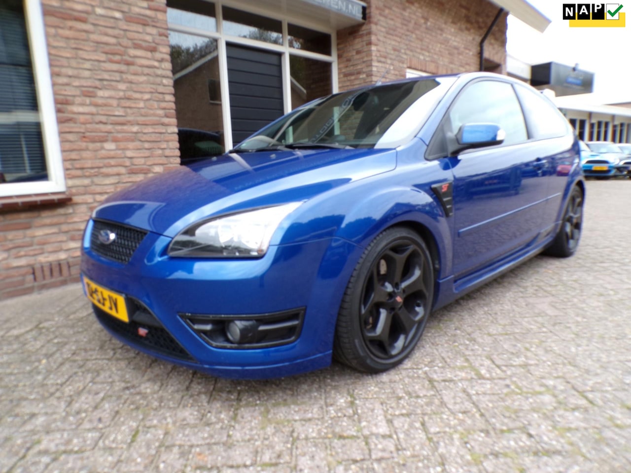 Ford Focus - 2.5-20V ST leder / Navi / Clima - AutoWereld.nl
