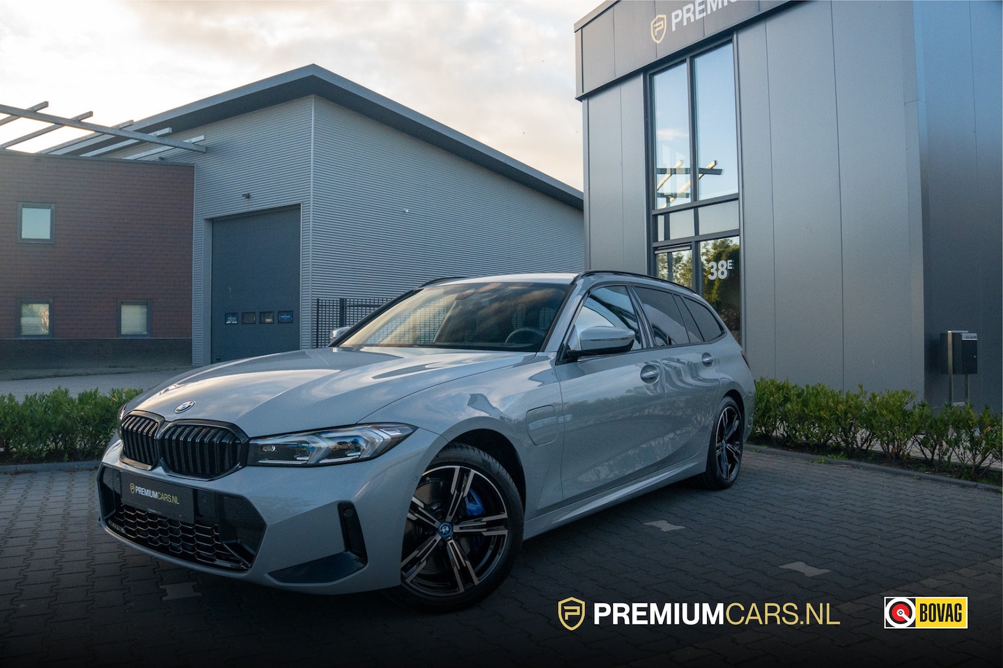 BMW 3-serie Touring - M-sport 330e xDrive - AutoWereld.nl