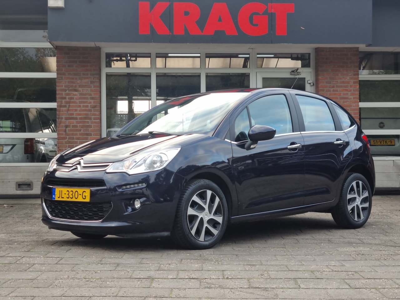 Citroën C3 - Feel Edition 1.2 82 pk - 5drs - navi - climate - parkeersensoren - AutoWereld.nl