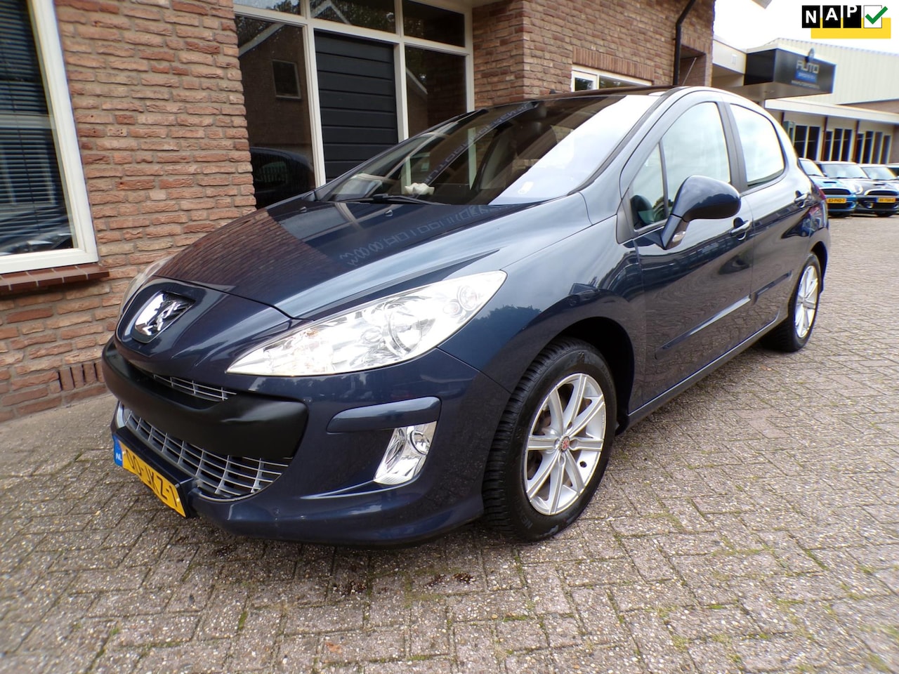 Peugeot 308 - 1.6 THP XT Automaat / Airco / Navi / Panoramadak / Trekhaak afneembaar - AutoWereld.nl