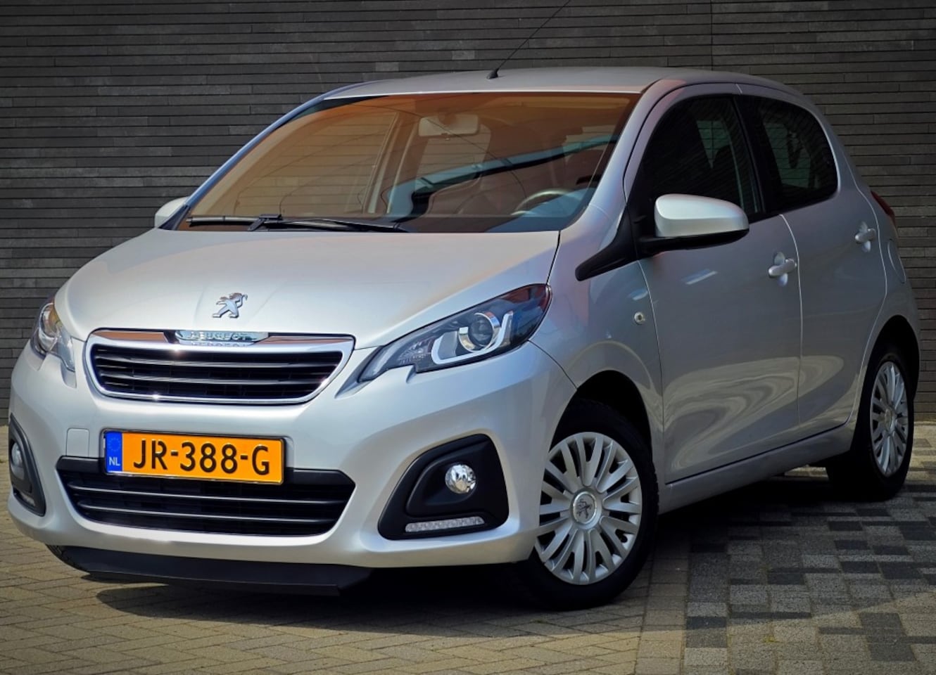 Peugeot 108 - 1.0 E-VTI ENVY - AIRCO/CRUISE/BLUETOOTH/NAP - AutoWereld.nl
