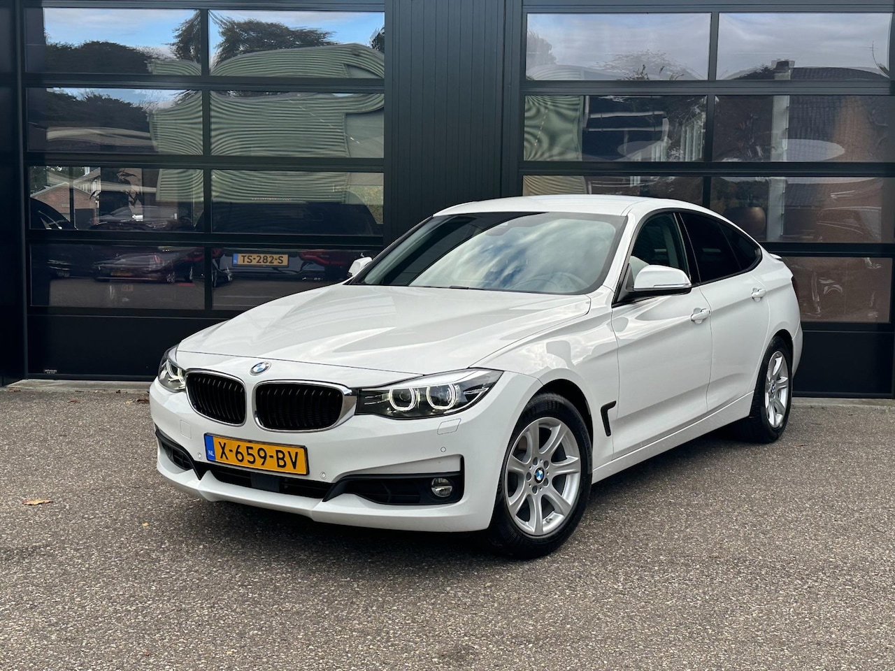 BMW 3-serie Gran Turismo - 320D GT xDrive High Executive Camera - AutoWereld.nl