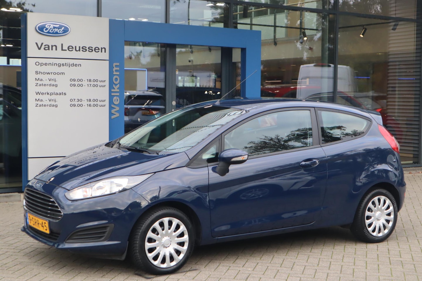 Ford Fiesta - STYLE BLUETOOTH RADIO NAVI EL-RAMEN AIRCO LAGE KM-STAND! NL-AUTO - AutoWereld.nl