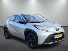 Toyota Aygo X - 1.0 VVT-i Play Bi-Tone, optioneel: Zwarte LM velgen voor €1000,