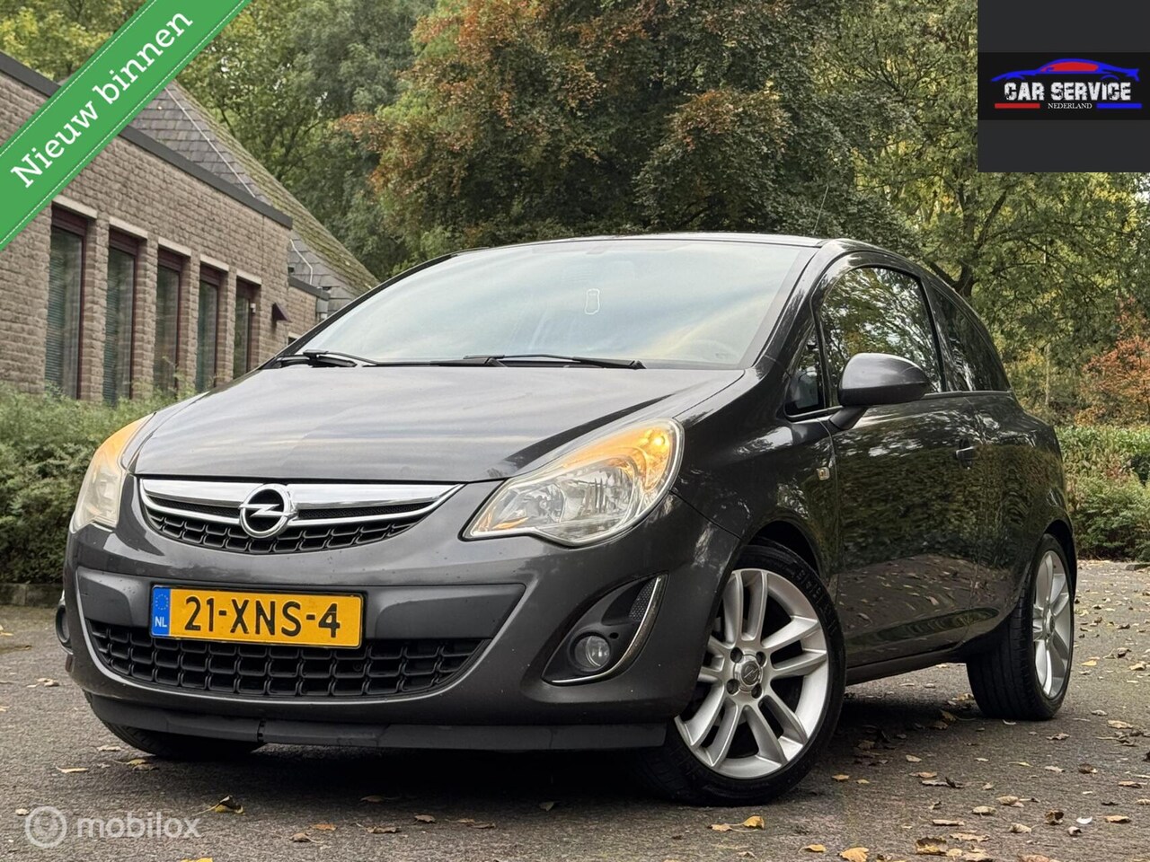 Opel Corsa - 2012 Color Edition 1.4-16V/NAP/APK/PDC/TREKHAAK/ - AutoWereld.nl