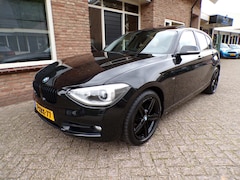BMW 1-serie - 118i High Executive Automaat / Clima / Schuifdak / Stoelverwarming / Xenon