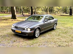 Jaguar XJ - 4.2 V8 Executive BTW-auto, incl 19" Winterset,Schuifdak, NL-auto