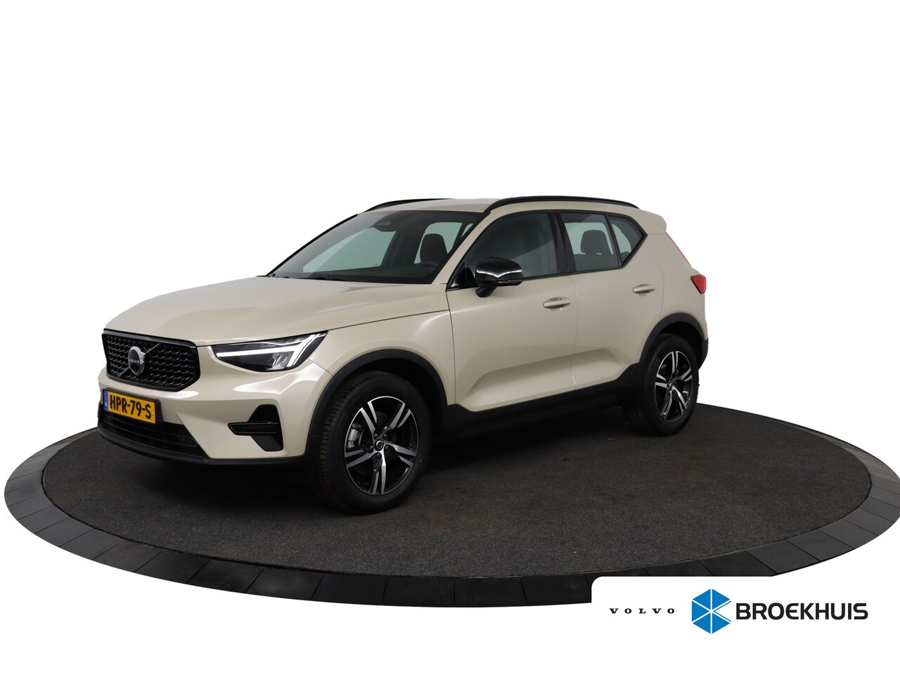 Volvo XC40 - B4 Plus Dark Harman kardon | Stoel + Stuurwielverwarming | Camera | Trekhaak | Adaptieve c - AutoWereld.nl