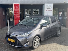 Toyota Yaris - 1.5 Hybrid DYNAMIC APPLE/ANDROID KEYLESS 15'' LM-VELGEN CLIMA CRUISE CAMERA BLUETOOTH NL-A