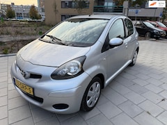 Toyota Aygo - 1.0-12V Dynamic Blue | Airco | 5 deurs | Centrale vergrendeling
