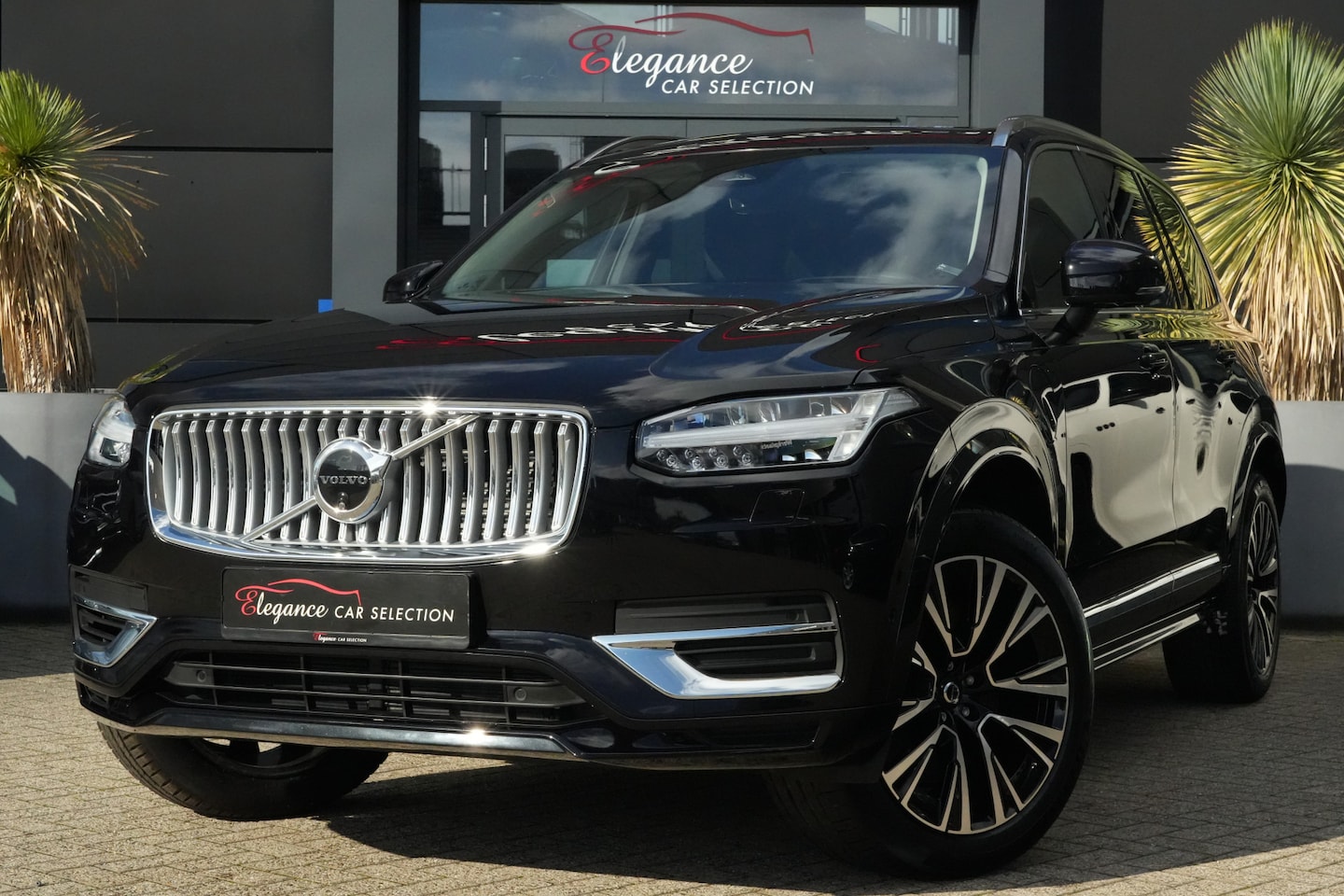 Volvo XC90 - 2.0 T8 Recharge AWD Plus Dark 455pk Panoramadak/HarmanKardon/360Camera - AutoWereld.nl