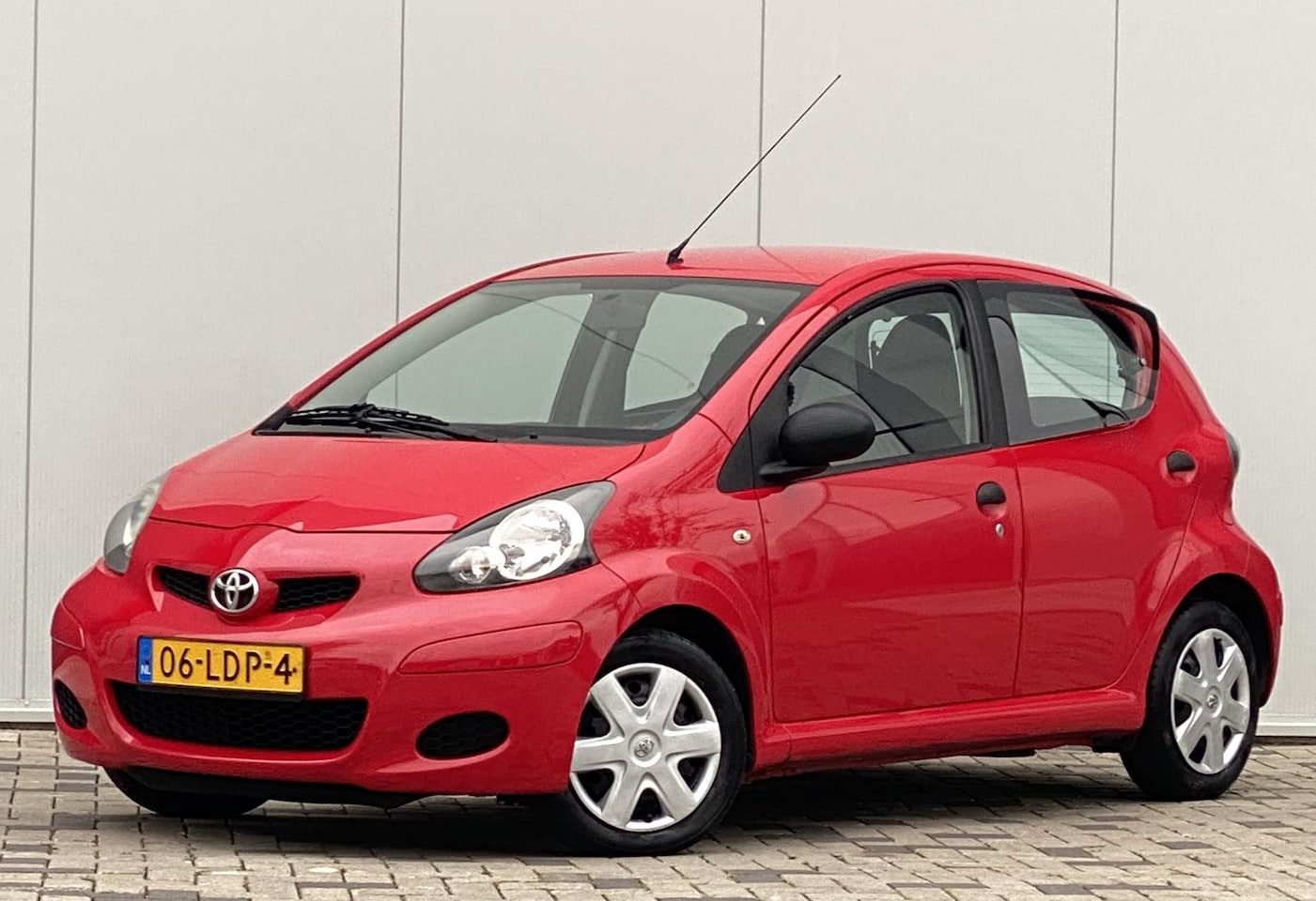 Toyota Aygo - 1.0-12V Access 5 DEURS AIRCO NAP 1STE EIGENAAR DEALER ONDERHOUD - AutoWereld.nl