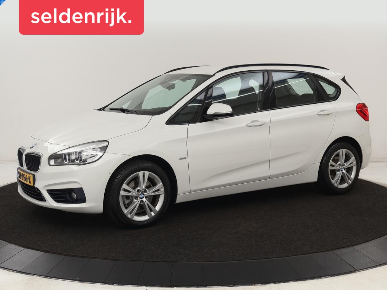 BMW 2-serie Active Tourer - 220i High Executive 220i High Executive - AutoWereld.nl