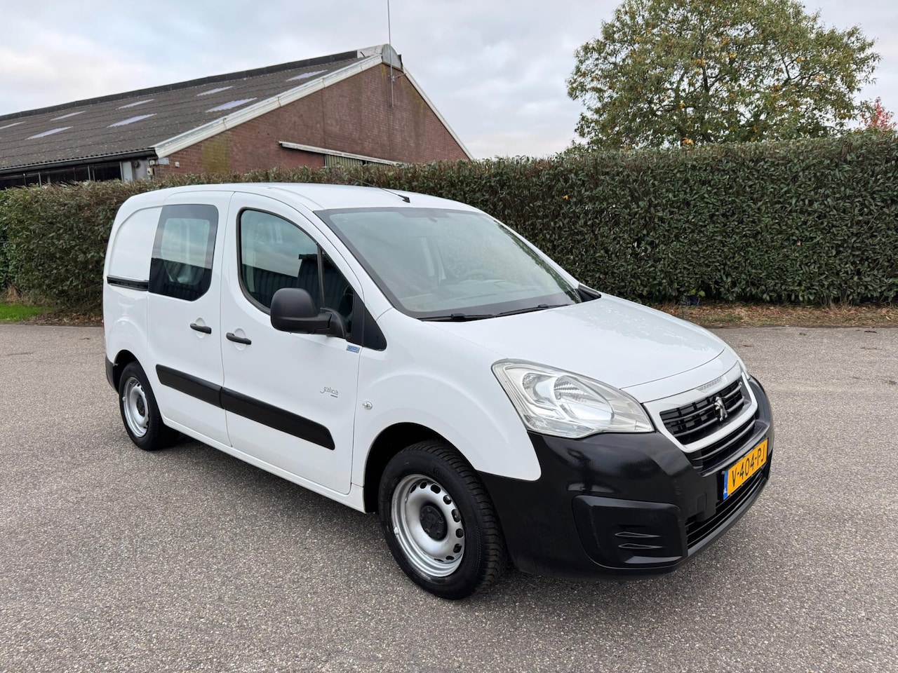 Peugeot Partner - 1.6 VTI - BENZINE - AC - 3 ZITS - APK 10/2026 - AutoWereld.nl