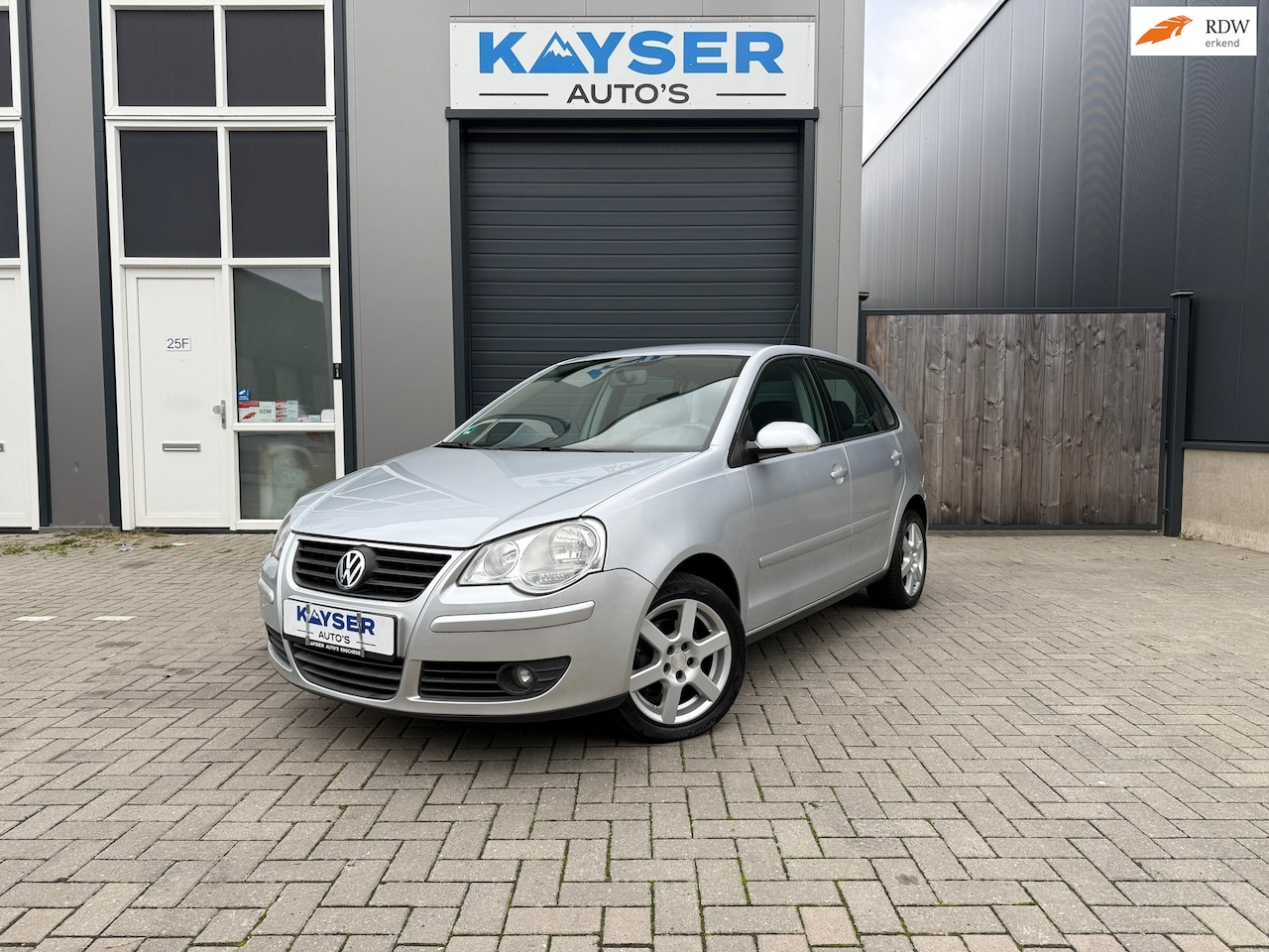 Volkswagen Polo - 1.2-12V Comfortline 5Drs Airco Elektr ramen Pioneer JBL - AutoWereld.nl